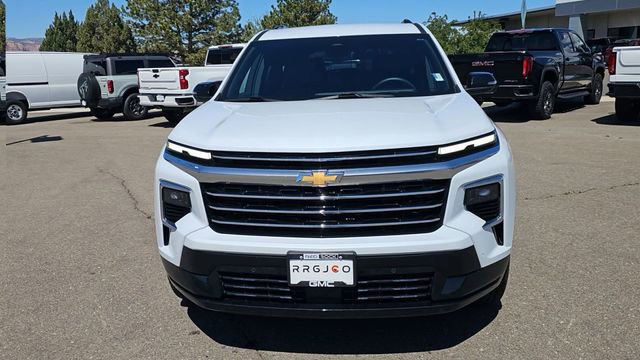 Used 2026 Chevrolet Traverse High Country w/ LPO, Floor Liner Package AWD/4WD image 3