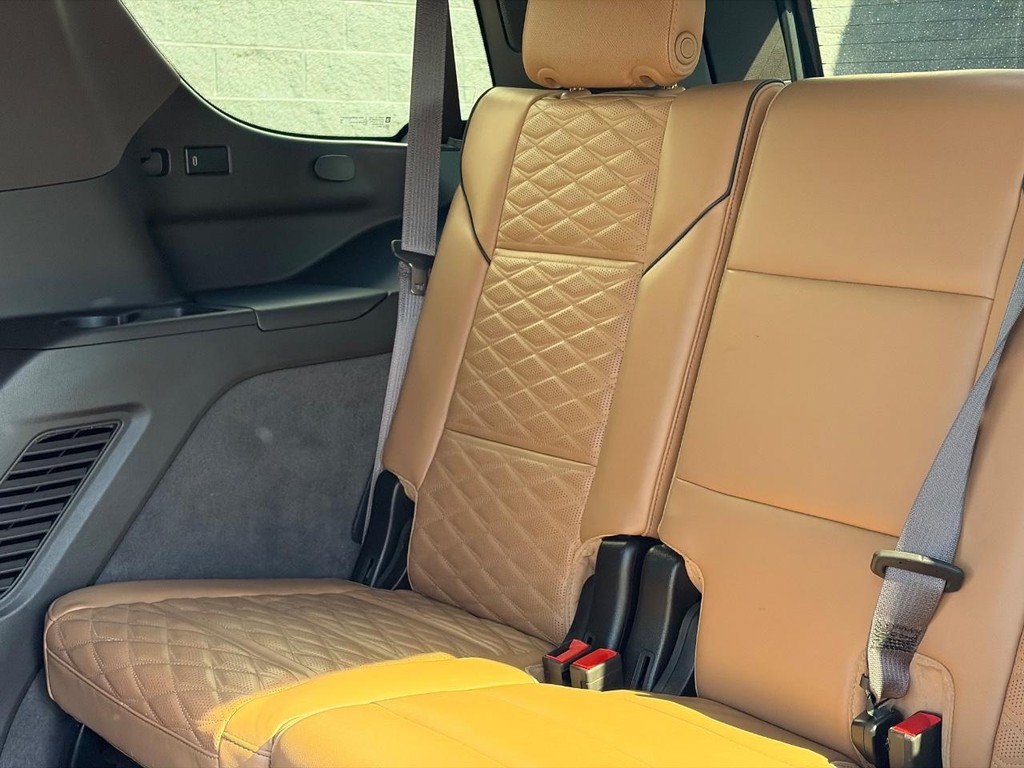 Certified 2023 Cadillac Escalade Premium Luxury AWD/4WD image 15