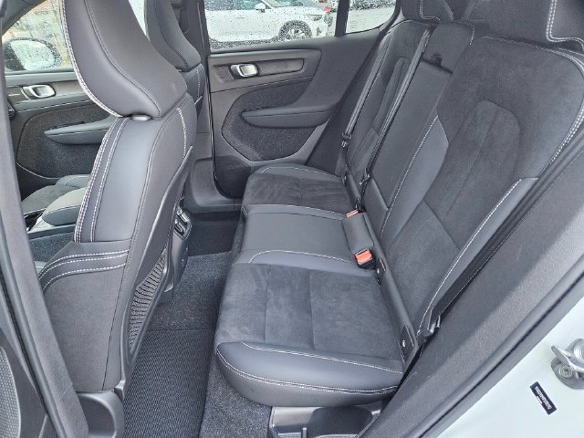 Certified 2023 Volvo C40 P8 Recharge Ultimate w/ Protection Package Premier AWD/4WD image 14