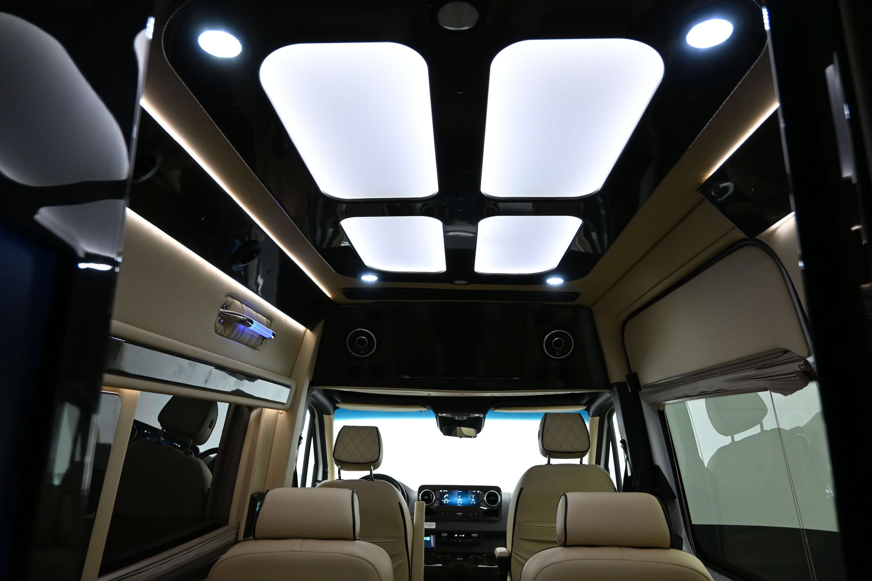 Used 2020 Mercedes-Benz Sprinter 2500 image 31