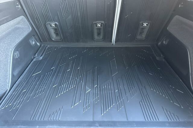 New 2026 Cadillac Optiq Luxury 1 w/ LPO, Floor Liner Package image 15