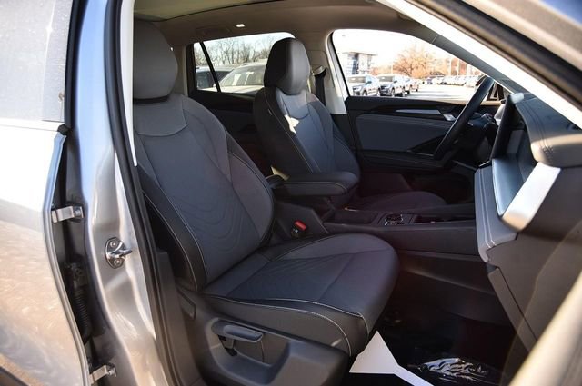 New 2026 Volkswagen Tiguan SE image 19