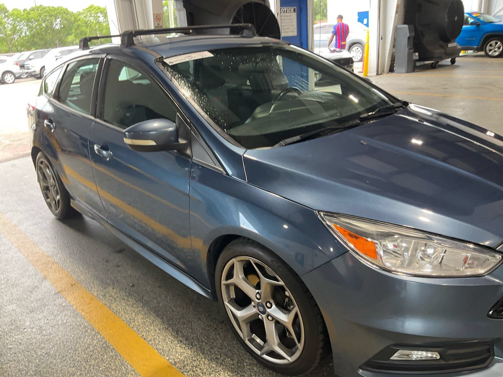Used 2018 Ford Focus ST FWD image 5