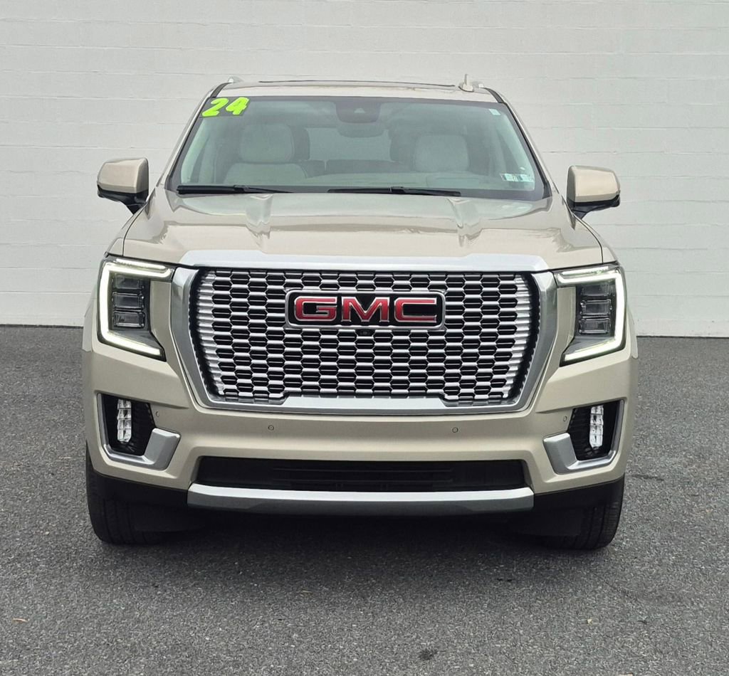 Used 2024 GMC Yukon Denali w/ Advanced Technology Package AWD/4WD image 16