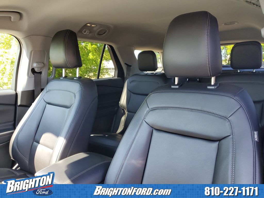 Used 2023 Ford Explorer XLT w/ Equipment Group 202A AWD/4WD image 11