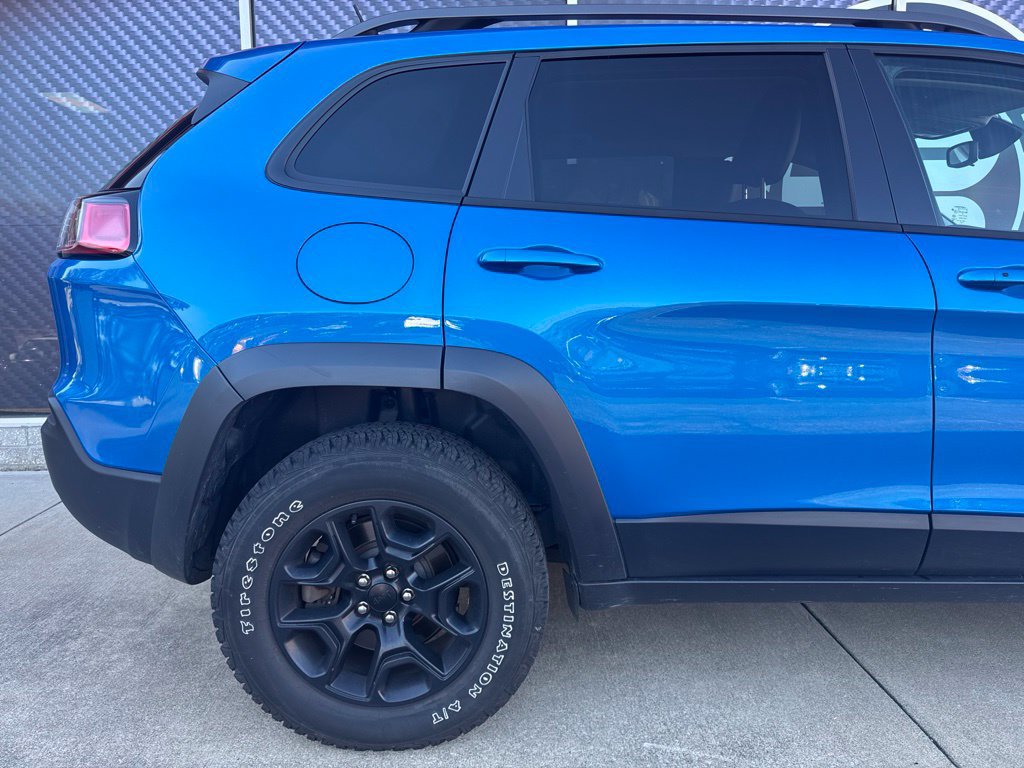 Used 2020 Jeep Cherokee Trailhawk w/ Cold Weather Group AWD/4WD image 5