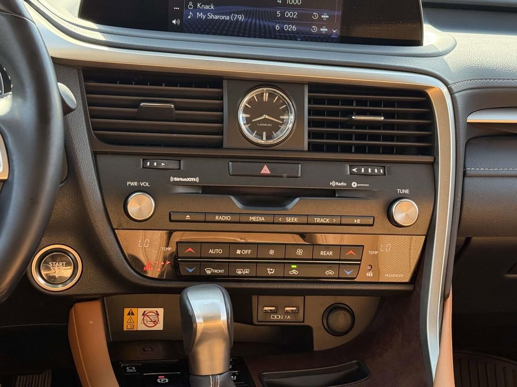 Used 2022 Lexus RX 350L Premium w/ Premium Package image 17