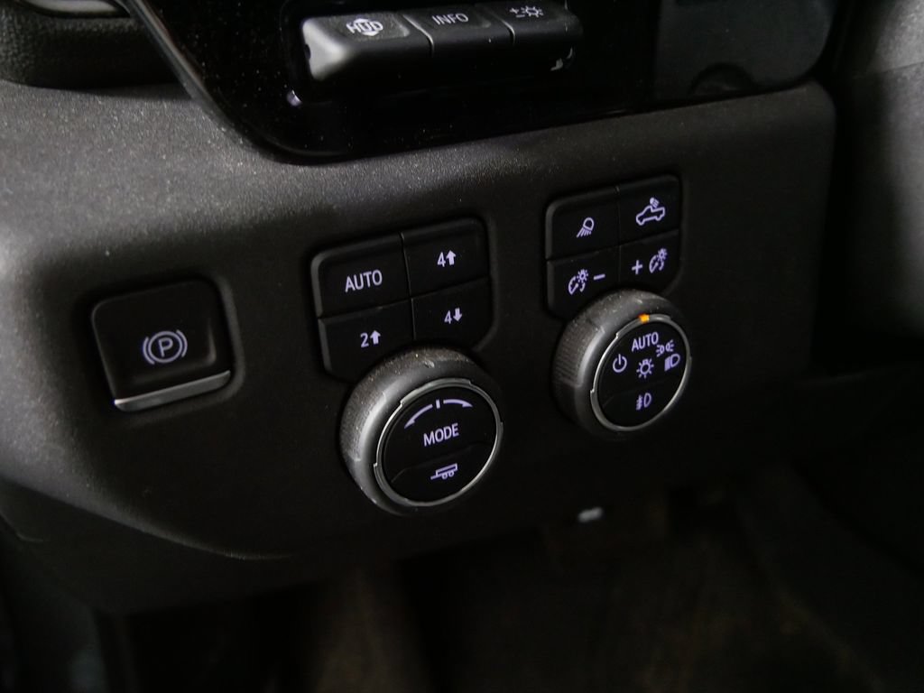 Used 2023 Chevrolet Silverado 1500 ZR2 w/ Technology Package AWD/4WD image 18