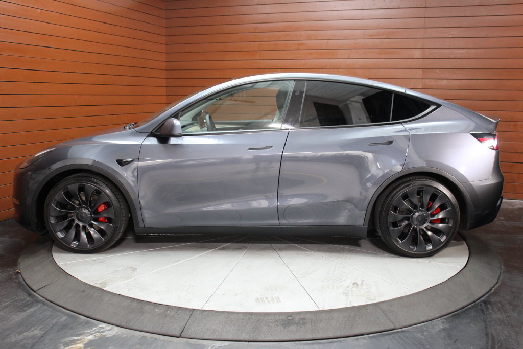 Used 2023 Tesla Model Y Performance AWD/4WD image 31