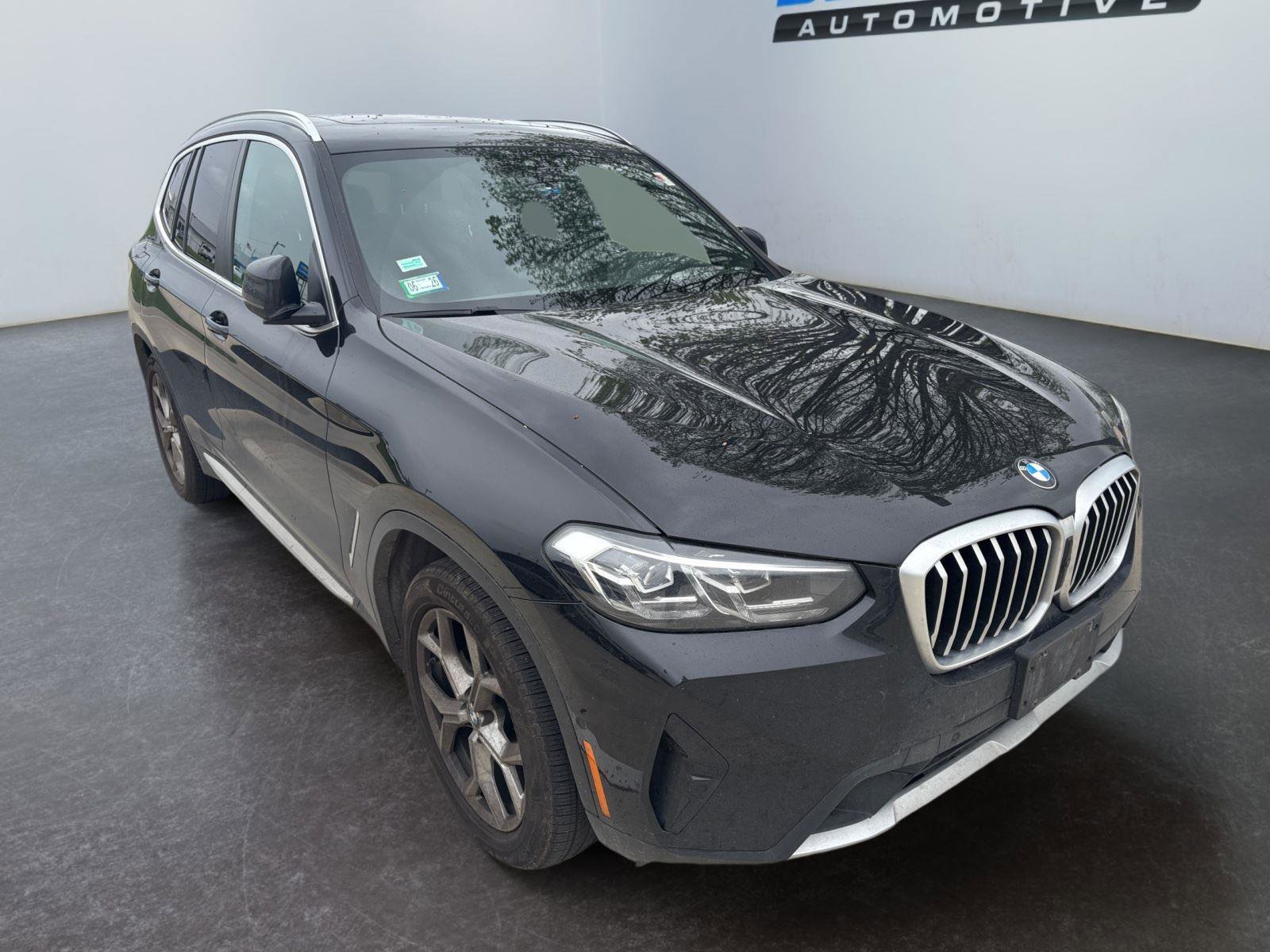 Certified 2024 BMW X3 xDrive30i w/ Premium Package AWD/4WD image 3