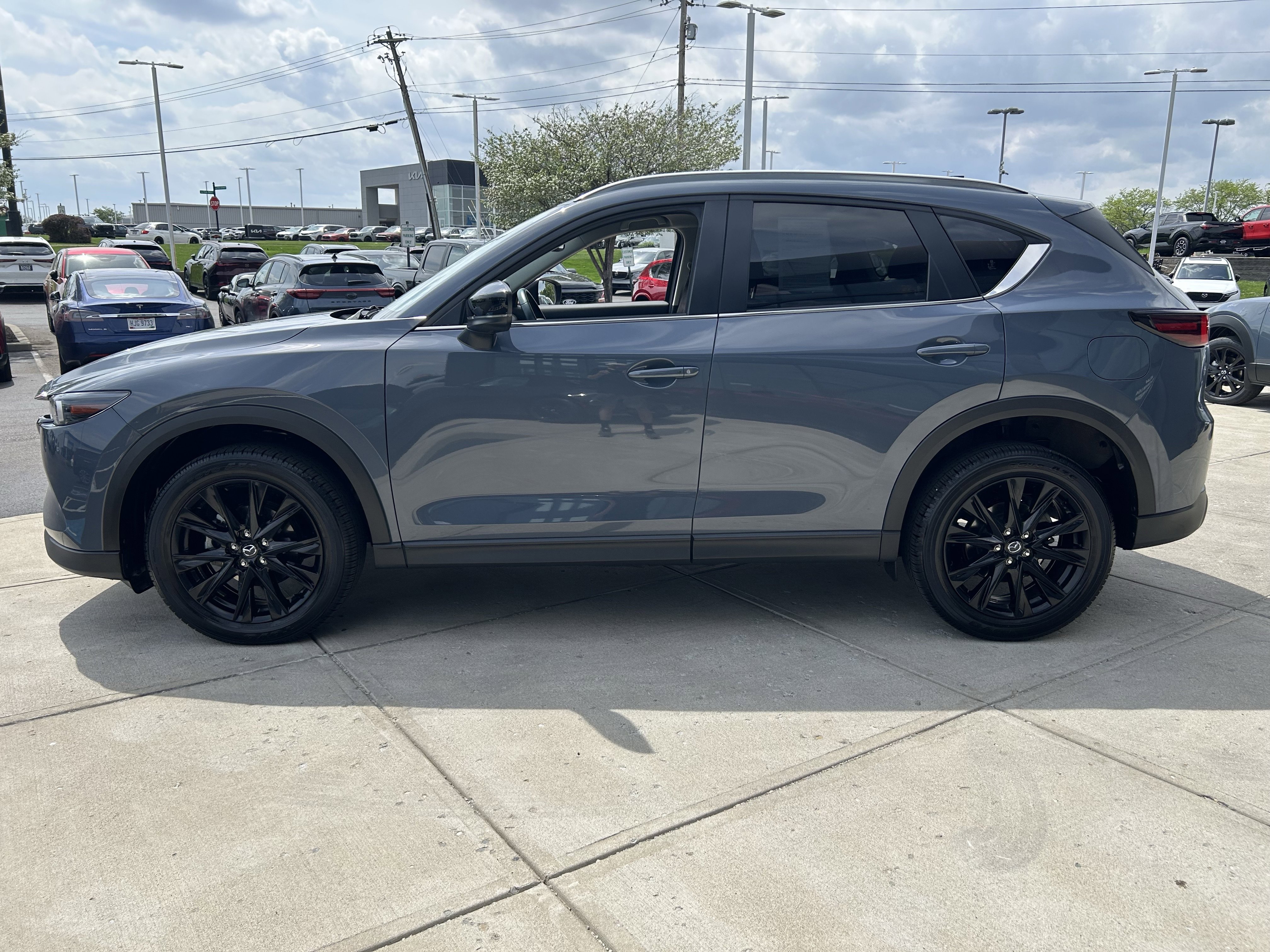 Used 2023 MAZDA CX-5 Carbon Edition image 4