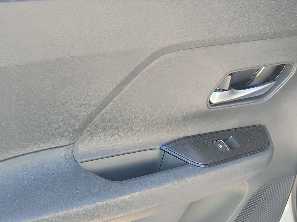 New 2026 Nissan Kicks SR w/ Cold Weather Package image 14