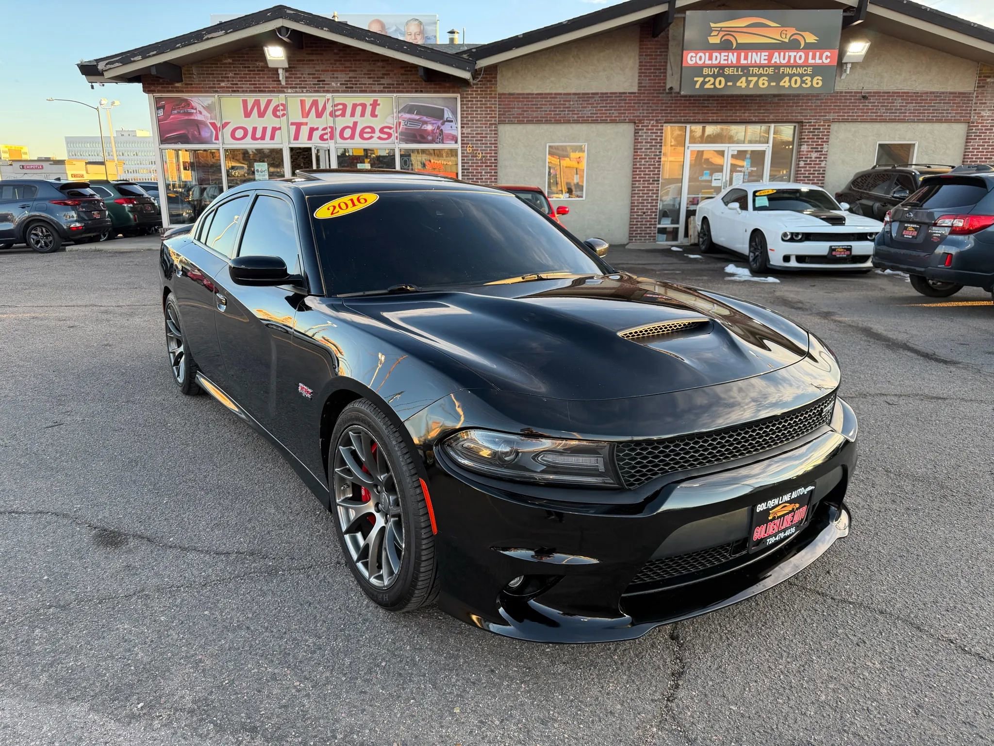Used 2016 Dodge Charger SRT w/ Technology Group image 2