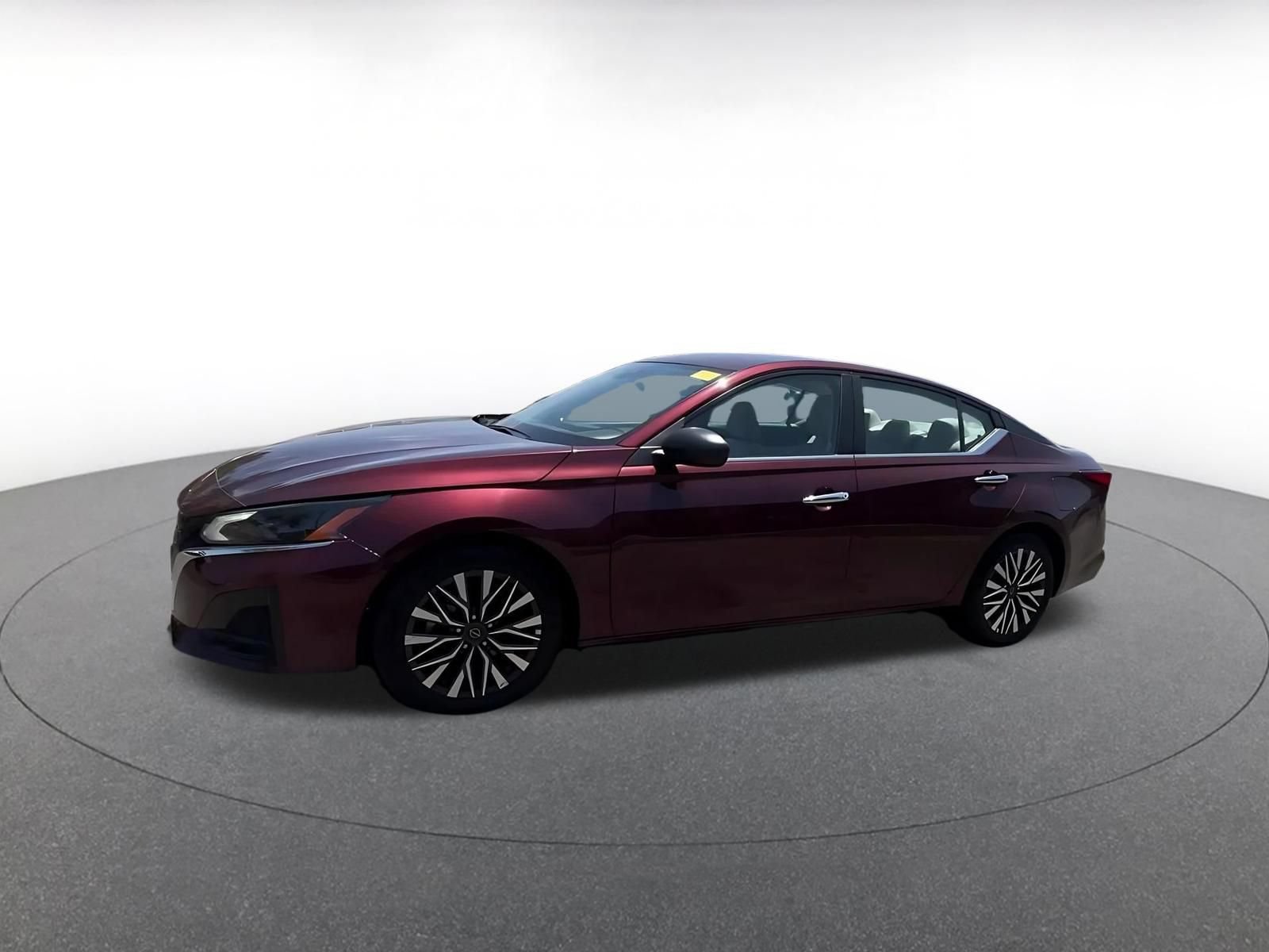 Used 2025 Nissan Altima 2.5 SV FWD image 8