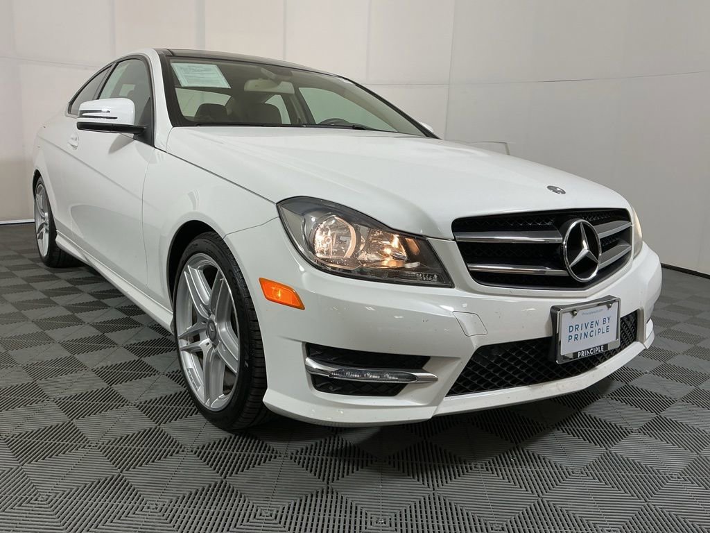 Used 2015 Mercedes-Benz C 250 Coupe image 4