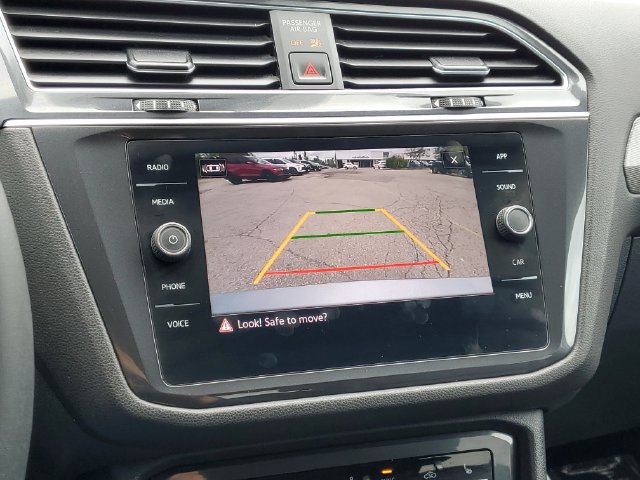 Used 2022 Volkswagen Tiguan SE FWD image 25