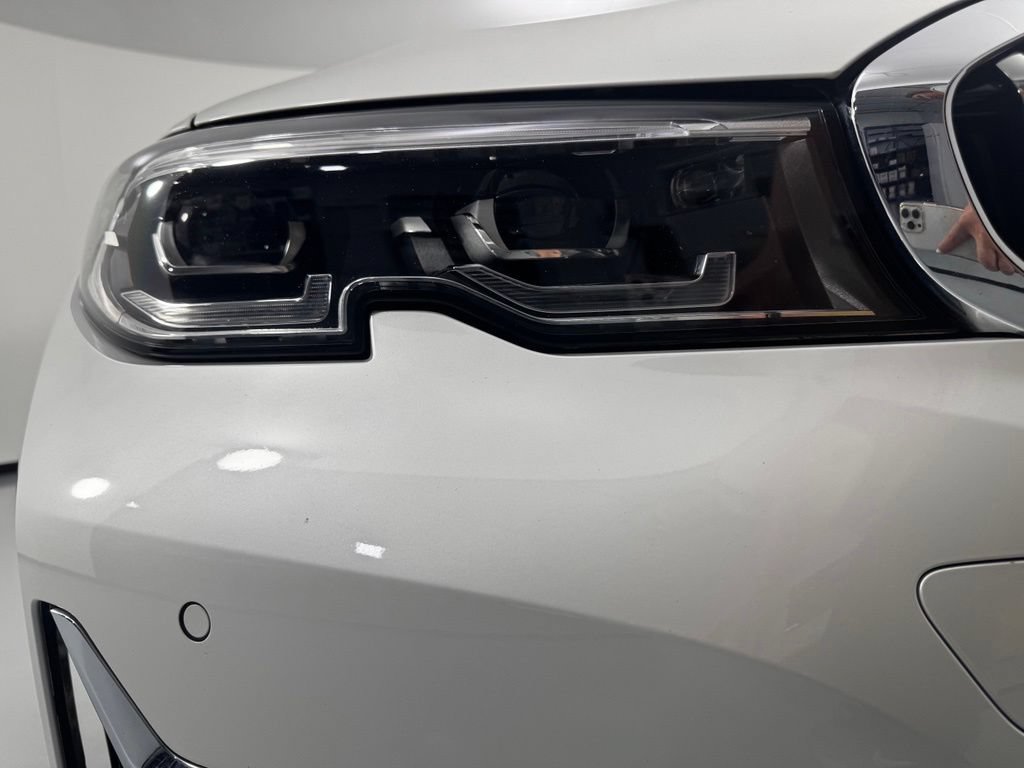 Used 2019 BMW 330i xDrive Sedan w/ Premium Package AWD/4WD image 8