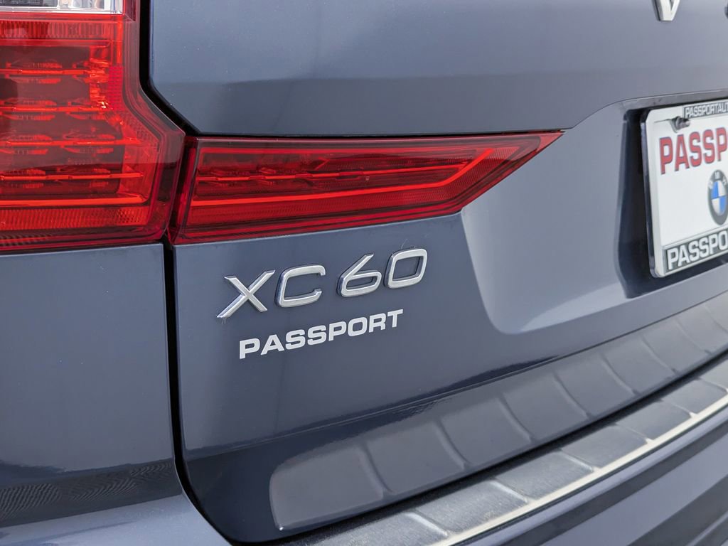 Used 2023 Volvo XC60 B5 Ultimate w/ Climate Package image 11