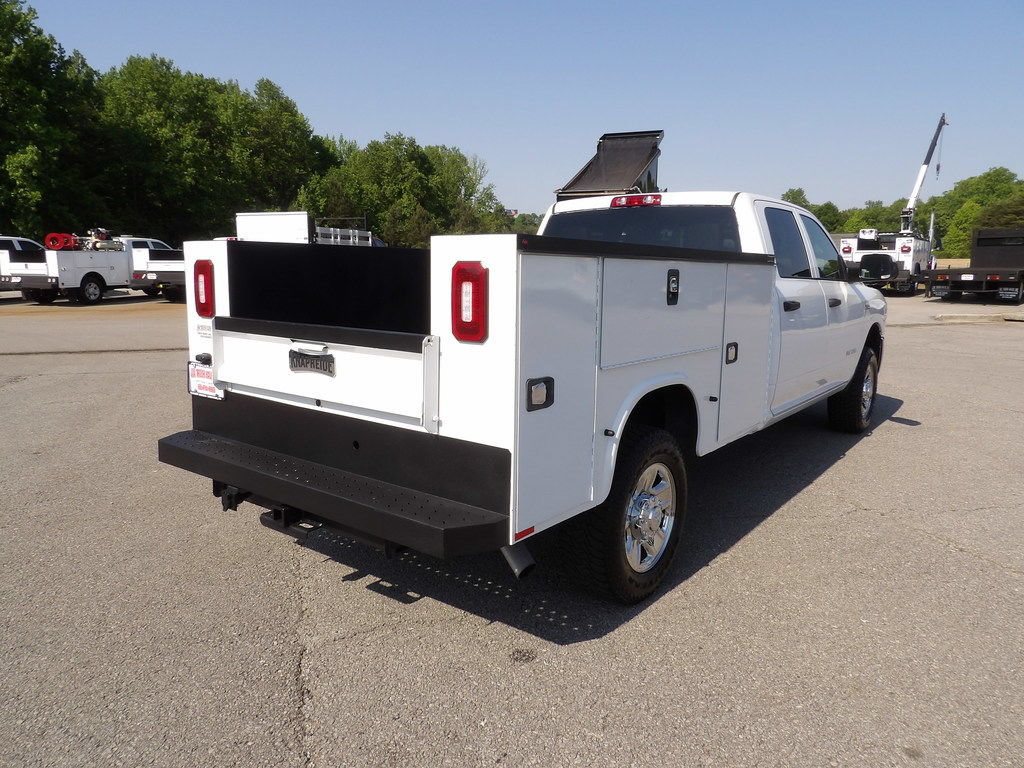 Used 2022 RAM 3500 Tradesman w/ Chrome Appearance Group AWD/4WD image 7