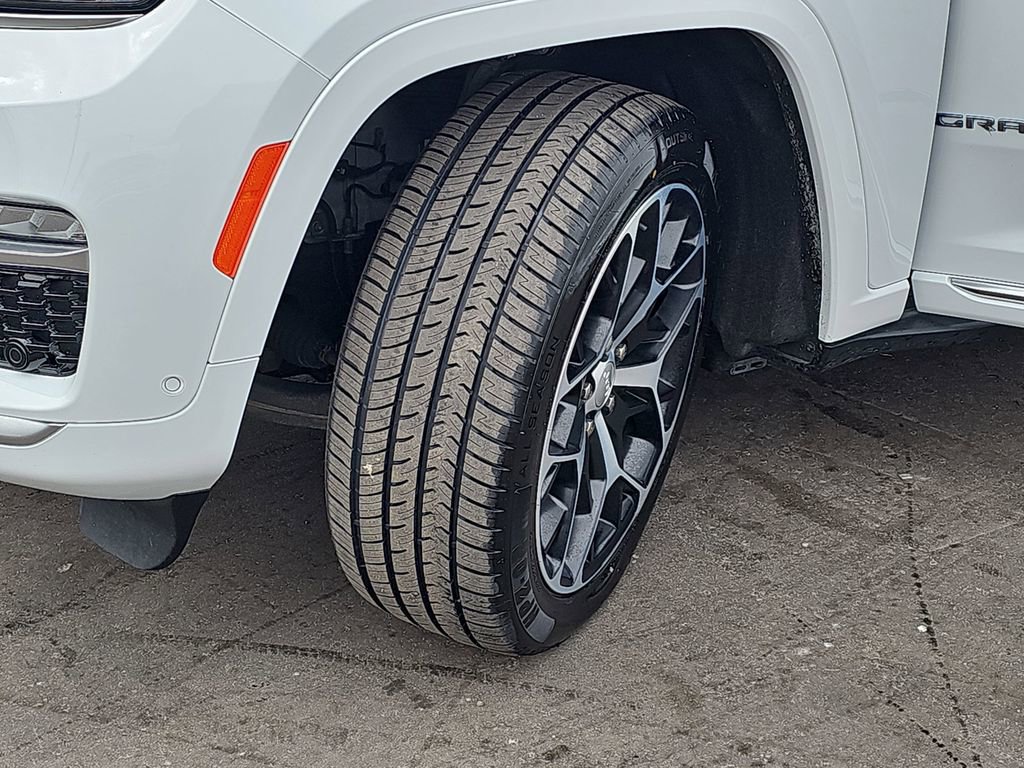Used 2023 Jeep Grand Cherokee Summit image 36