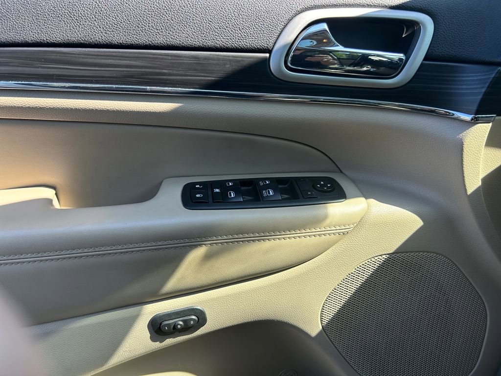Certified 2020 Jeep Grand Cherokee Limited AWD/4WD image 17