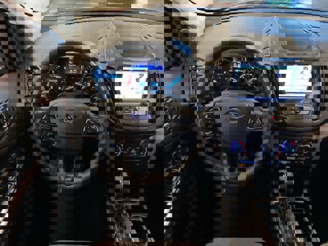 Used 2019 Ford Escape SE image 12