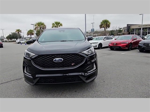Used 2020 Ford Edge ST image 33