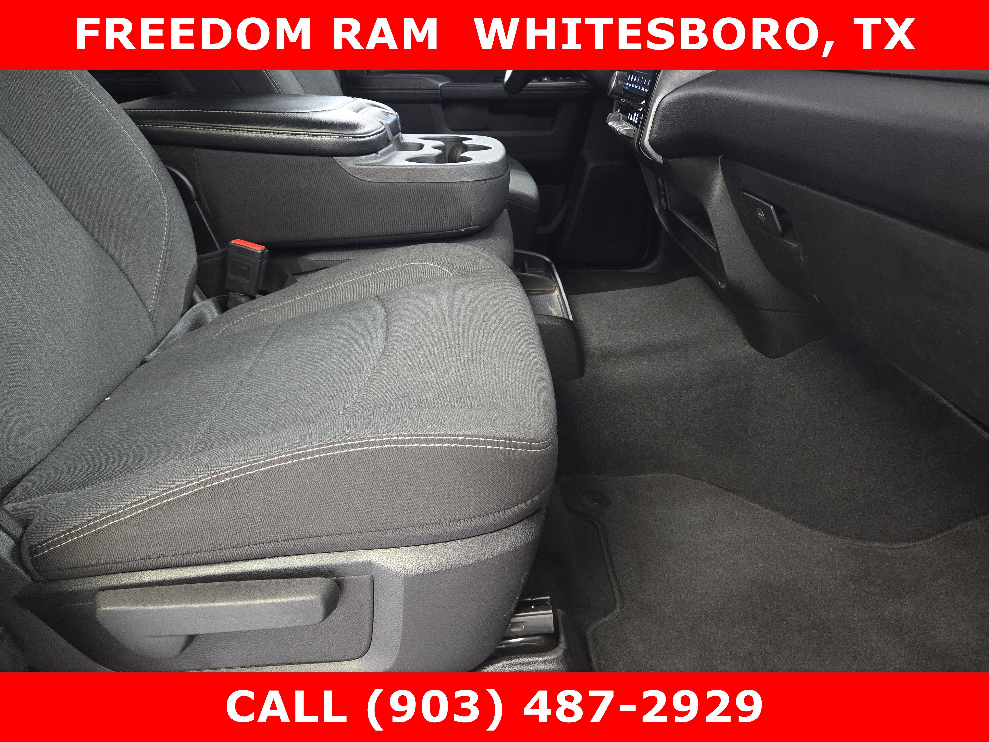 Used 2024 RAM 2500 Big Horn w/ Sport Appearance Package image 9