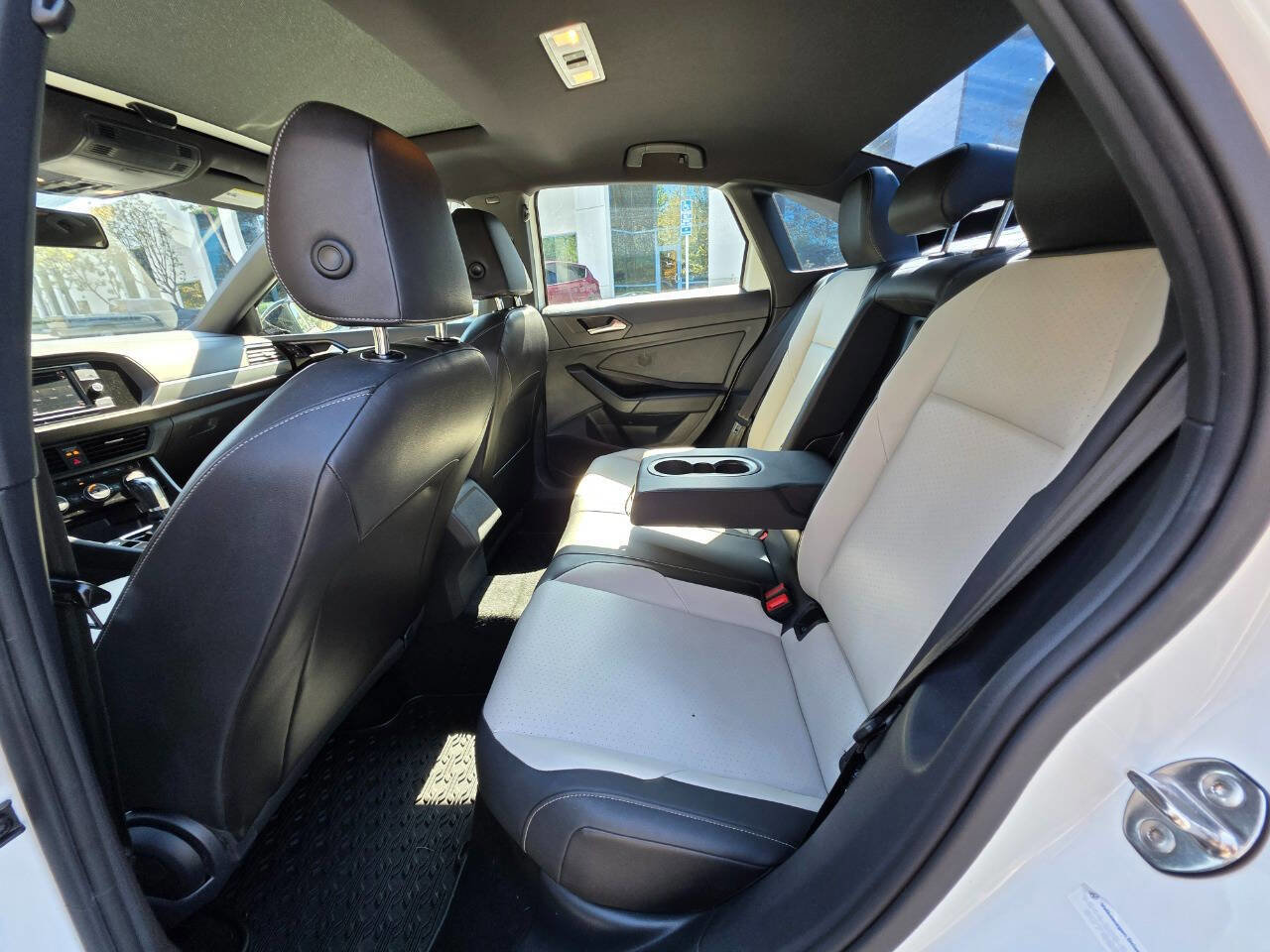 Used 2019 Volkswagen Jetta R-Line image 18