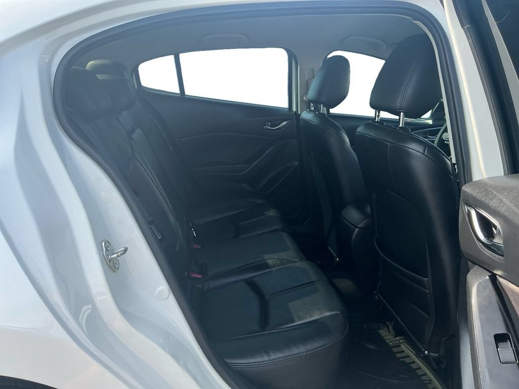 Used 2018 MAZDA MAZDA3 Touring FWD image 23
