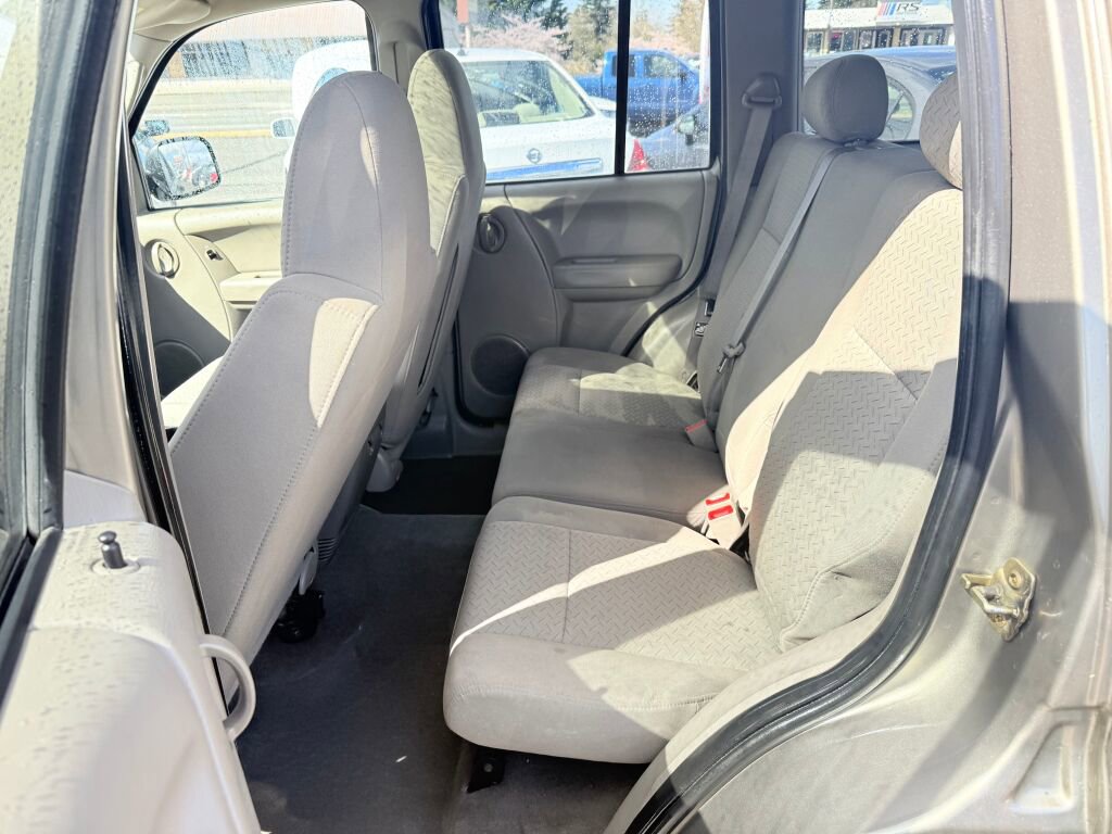 Used 2006 Jeep Liberty Renegade image 9
