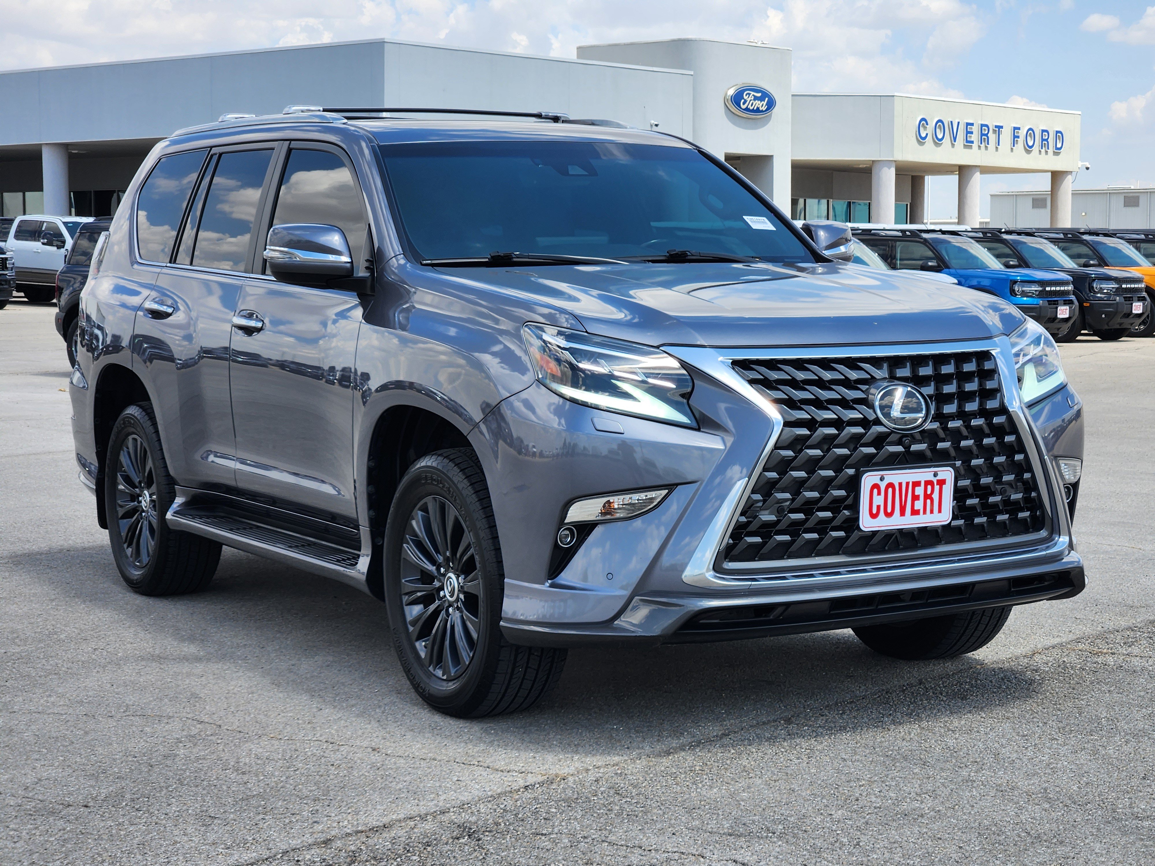 Used 2023 Lexus GX 460 Luxury w/ Sport Design Package AWD/4WD image 3