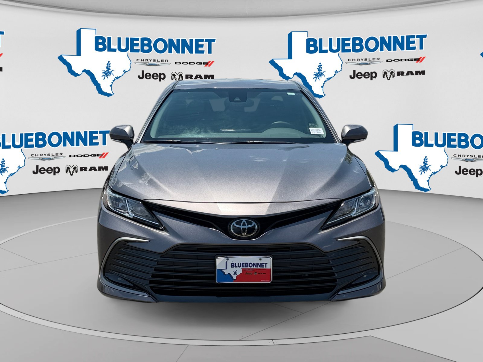Used 2024 Toyota Camry LE w/ Convenience Package FWD image 2