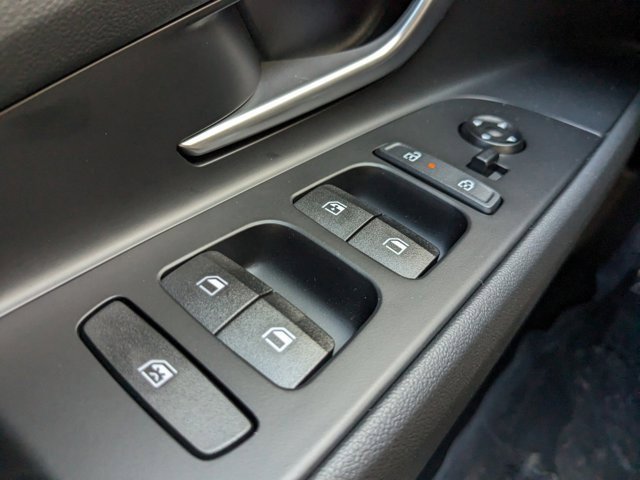 Used 2025 Hyundai Elantra Sport image 18