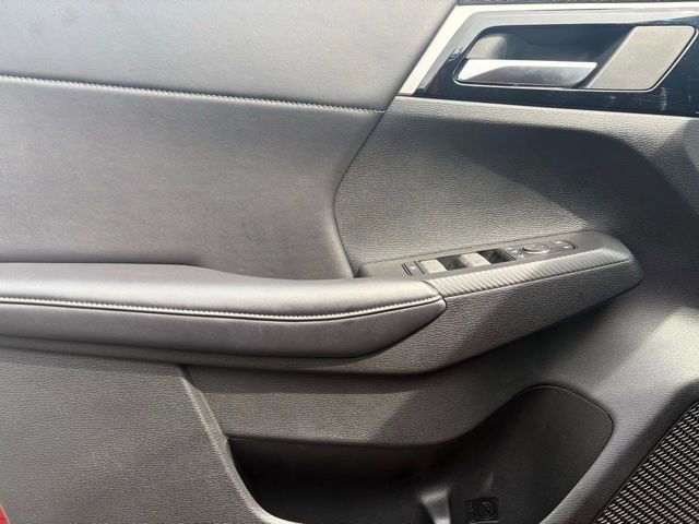 Used 2024 Mitsubishi Outlander AWD image 25
