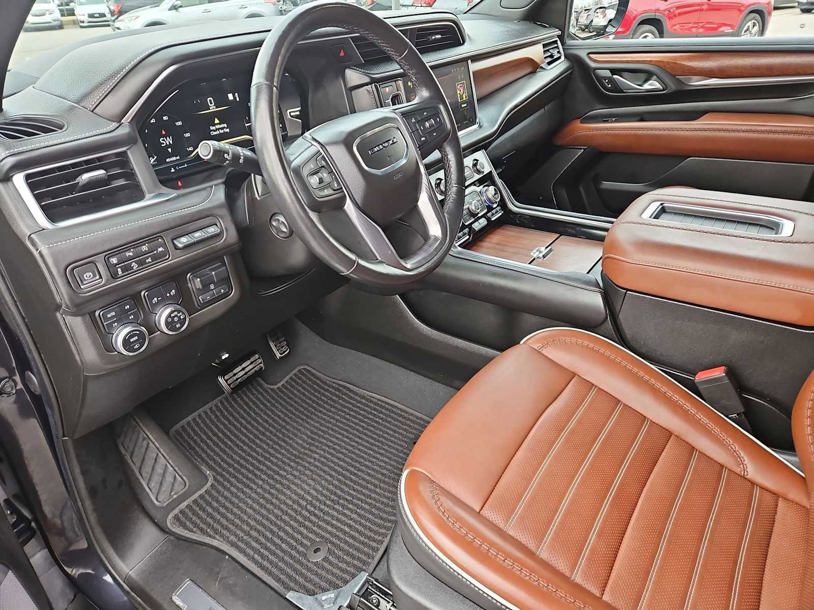 Used 2023 GMC Yukon Denali Ultimate image 10