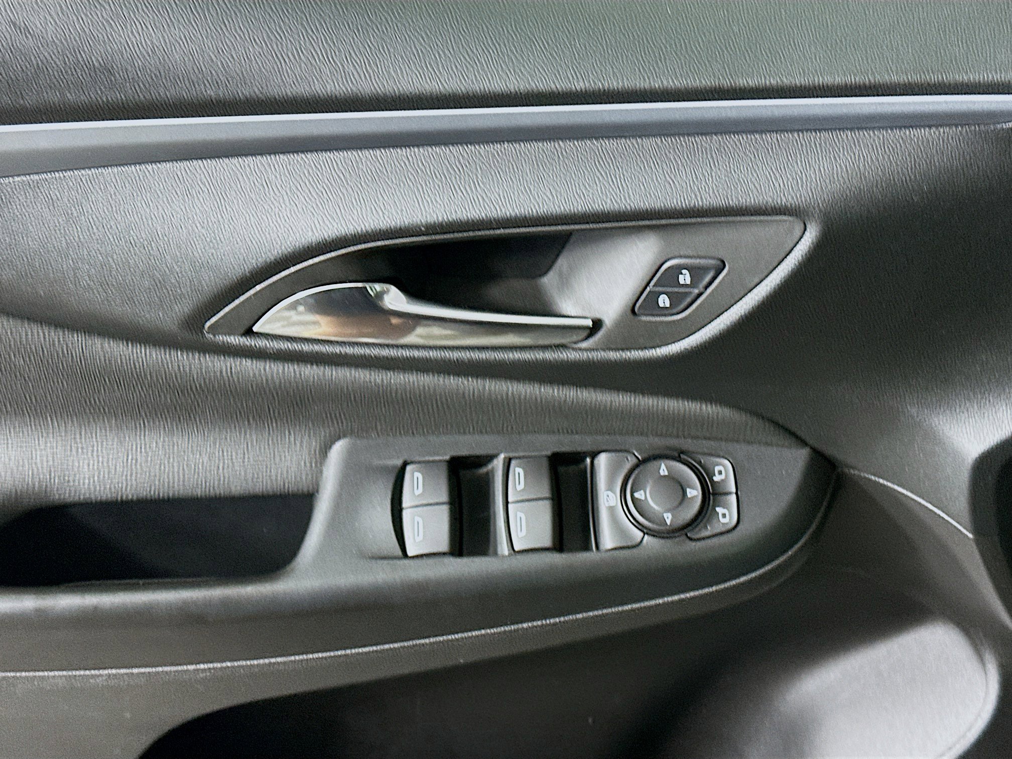 Used 2025 Buick Envista Preferred image 15