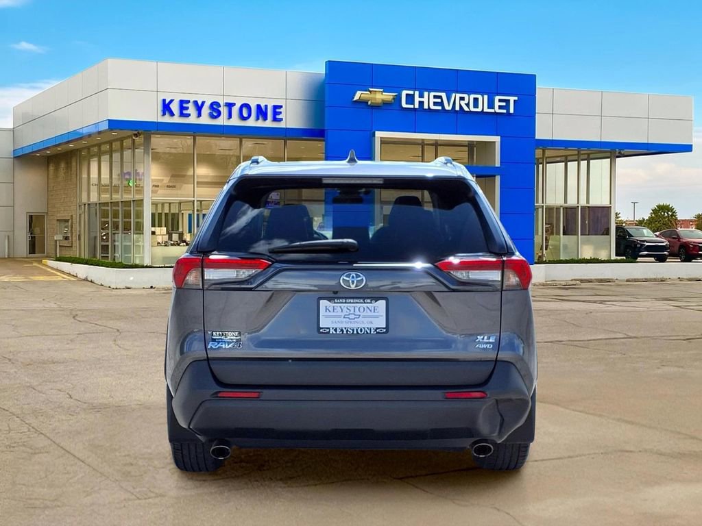 Used 2022 Toyota RAV4 XLE Premium AWD/4WD image 6