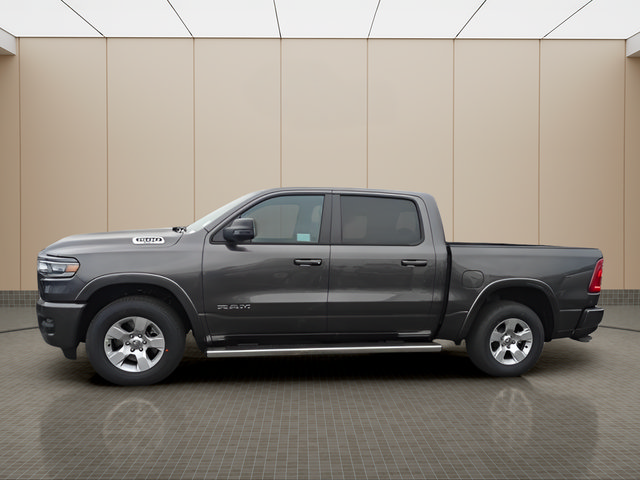 Used 2025 RAM 1500 Big Horn AWD/4WD image 2