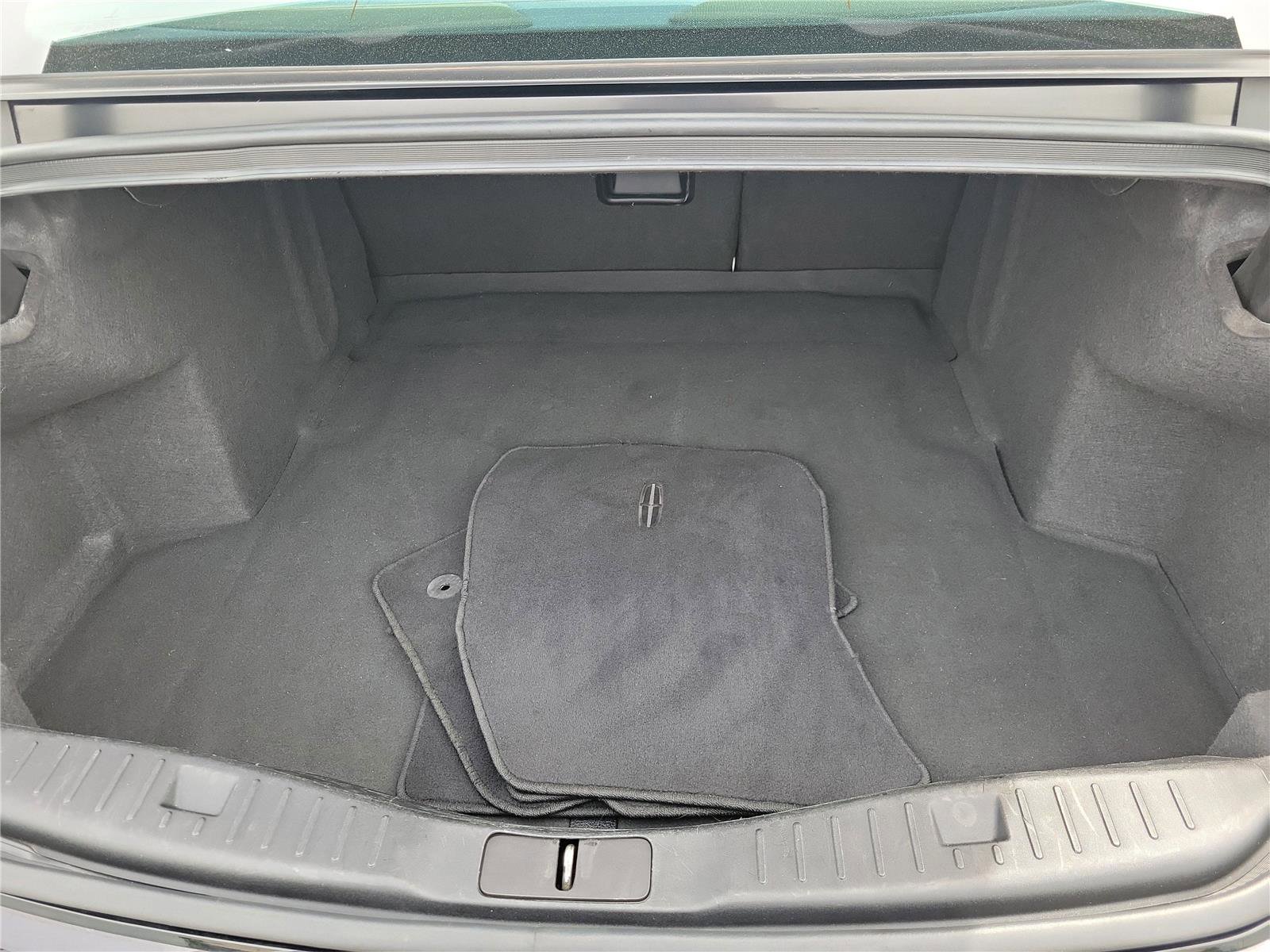 Used 2018 Lincoln MKZ Select w/ Technology Package FWD image 9