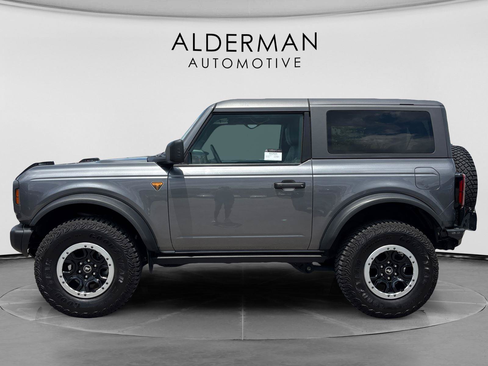 Used 2023 Ford Bronco Badlands w/ Sasquatch Package AWD/4WD image 2