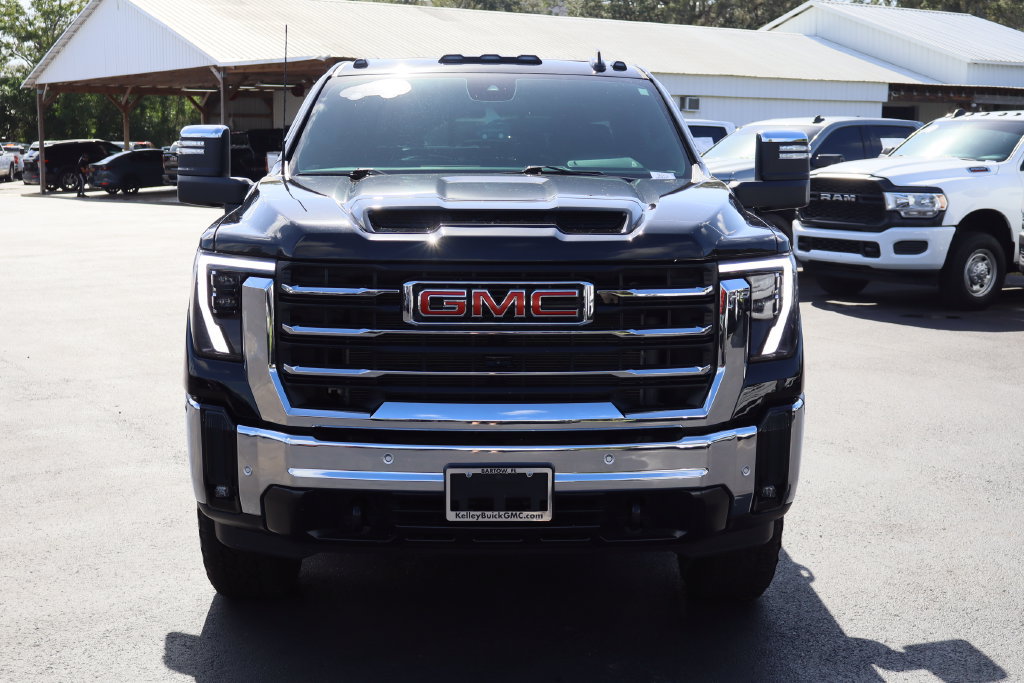 Certified 2025 GMC Sierra 3500 SLT w/ SLT Premium Package AWD/4WD image 4
