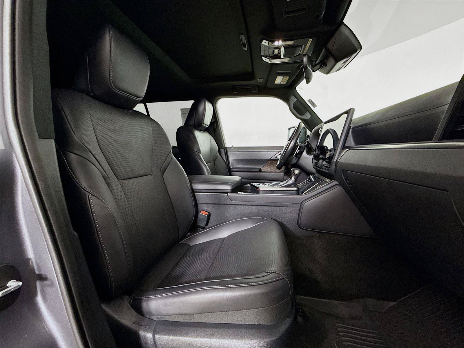 Used 2024 Lexus GX 550 w/ Accessory Package (Z1) AWD/4WD image 31