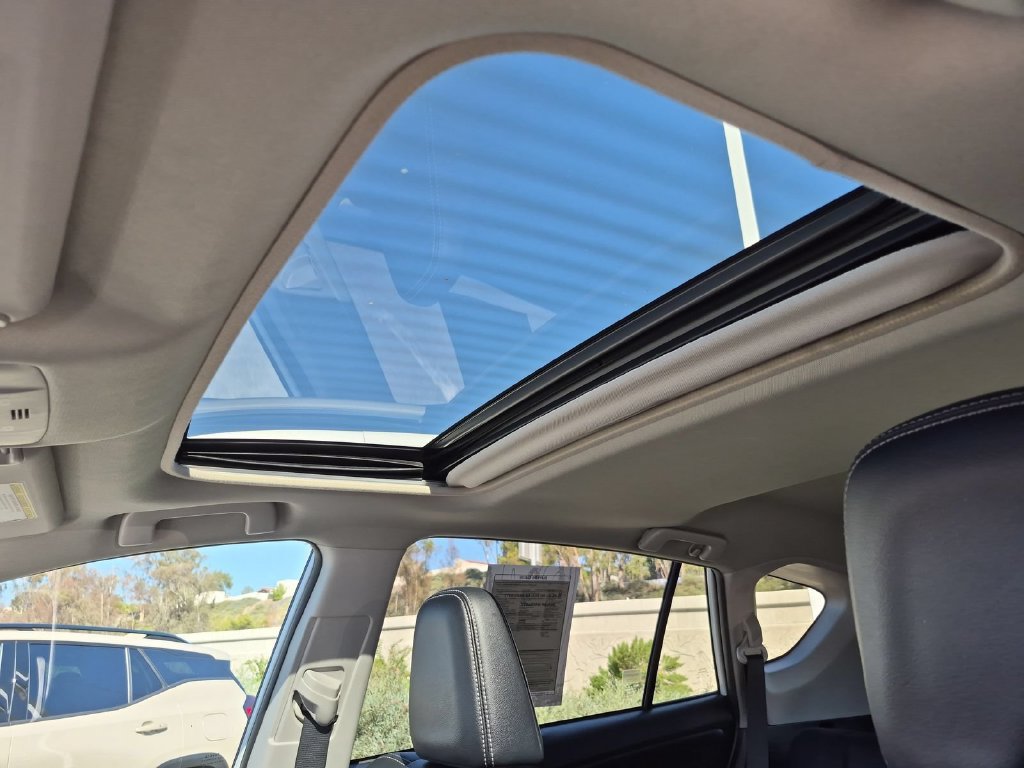 Used 2015 Toyota RAV4 Limited w/ Technology Package FWD image 11
