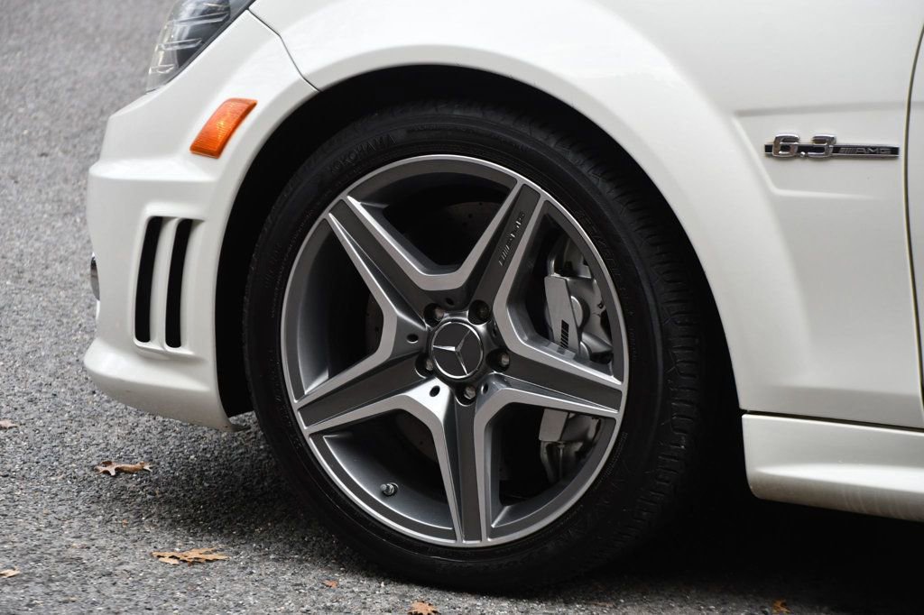 Used 2009 Mercedes-Benz C 63 AMG Sedan image 13