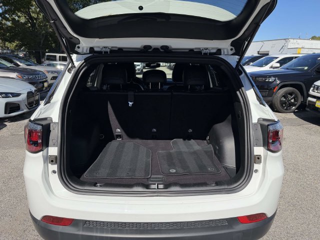Certified 2023 Jeep Compass Latitude AWD/4WD image 13