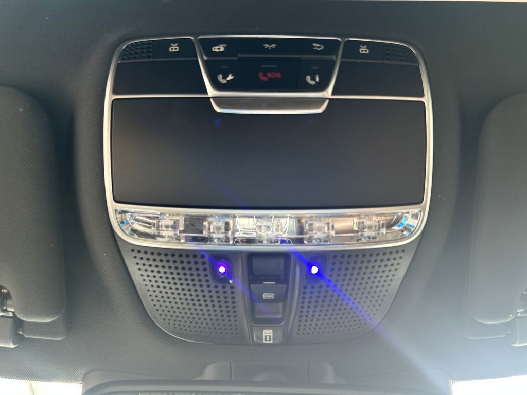Used 2017 Mercedes-Benz S 550 Sedan image 18