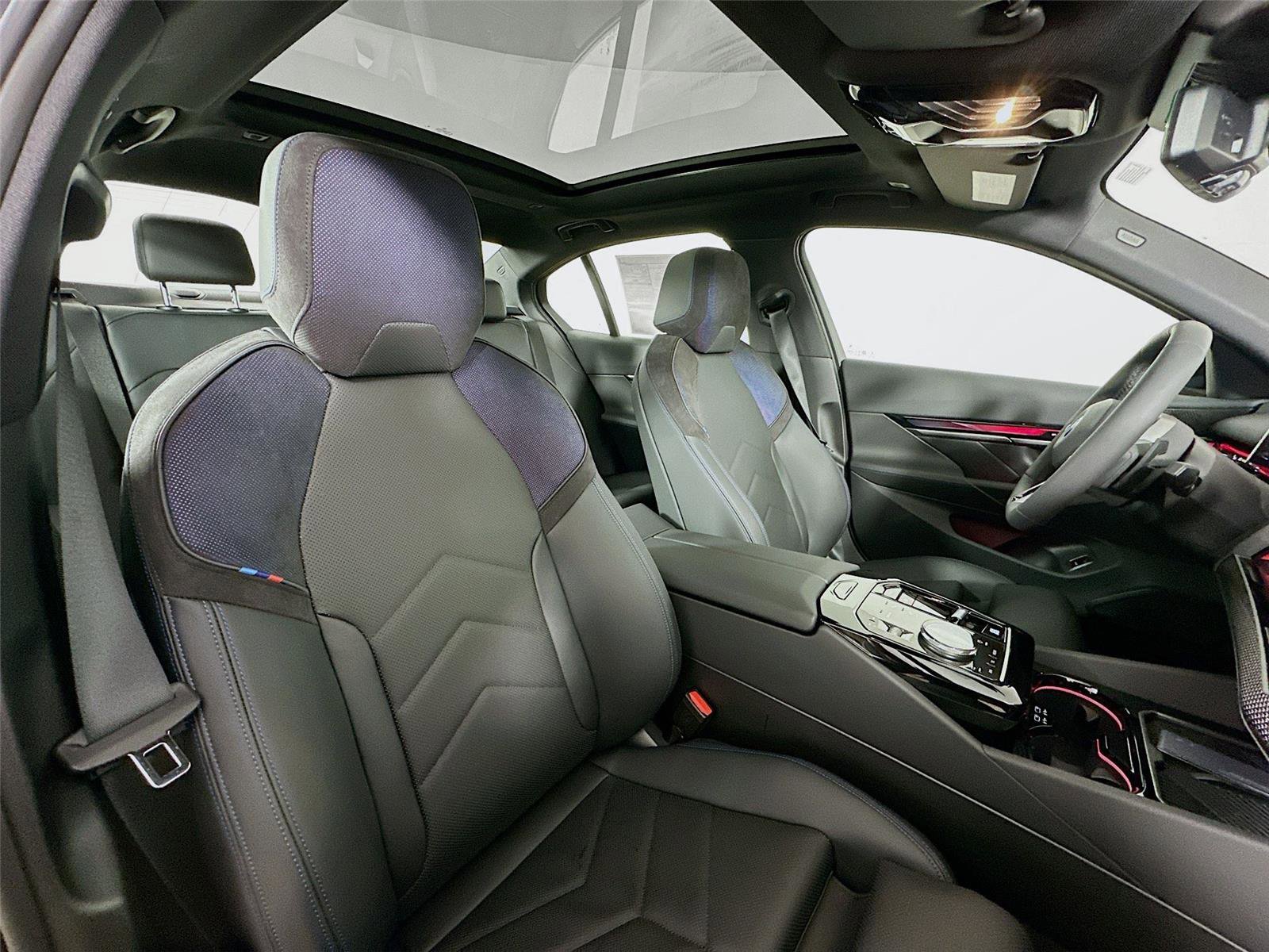 New 2026 BMW 550e xDrive image 35