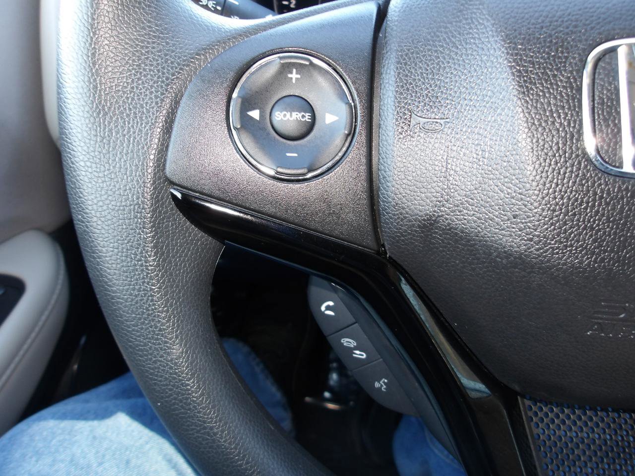 Used 2018 Honda HR-V LX image 16
