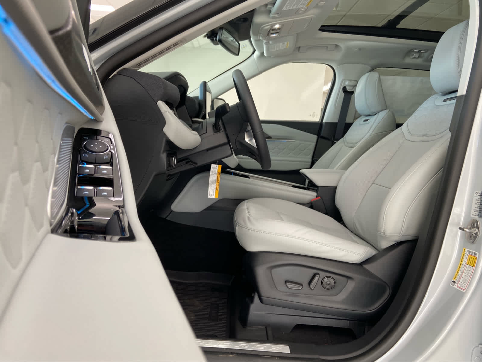 New 2026 Ford Explorer Platinum w/ LUX Leather Package image 12